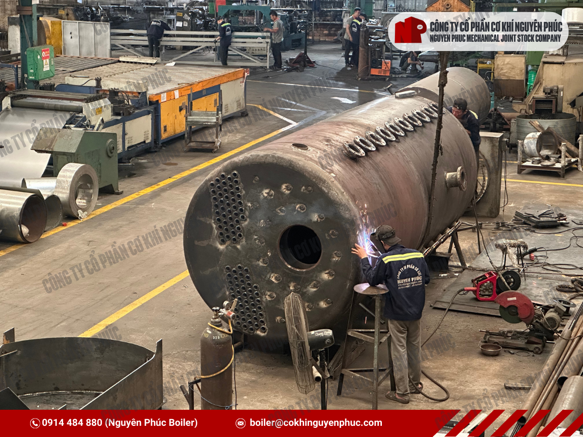 Chế tạo lò hơi đốt dầu