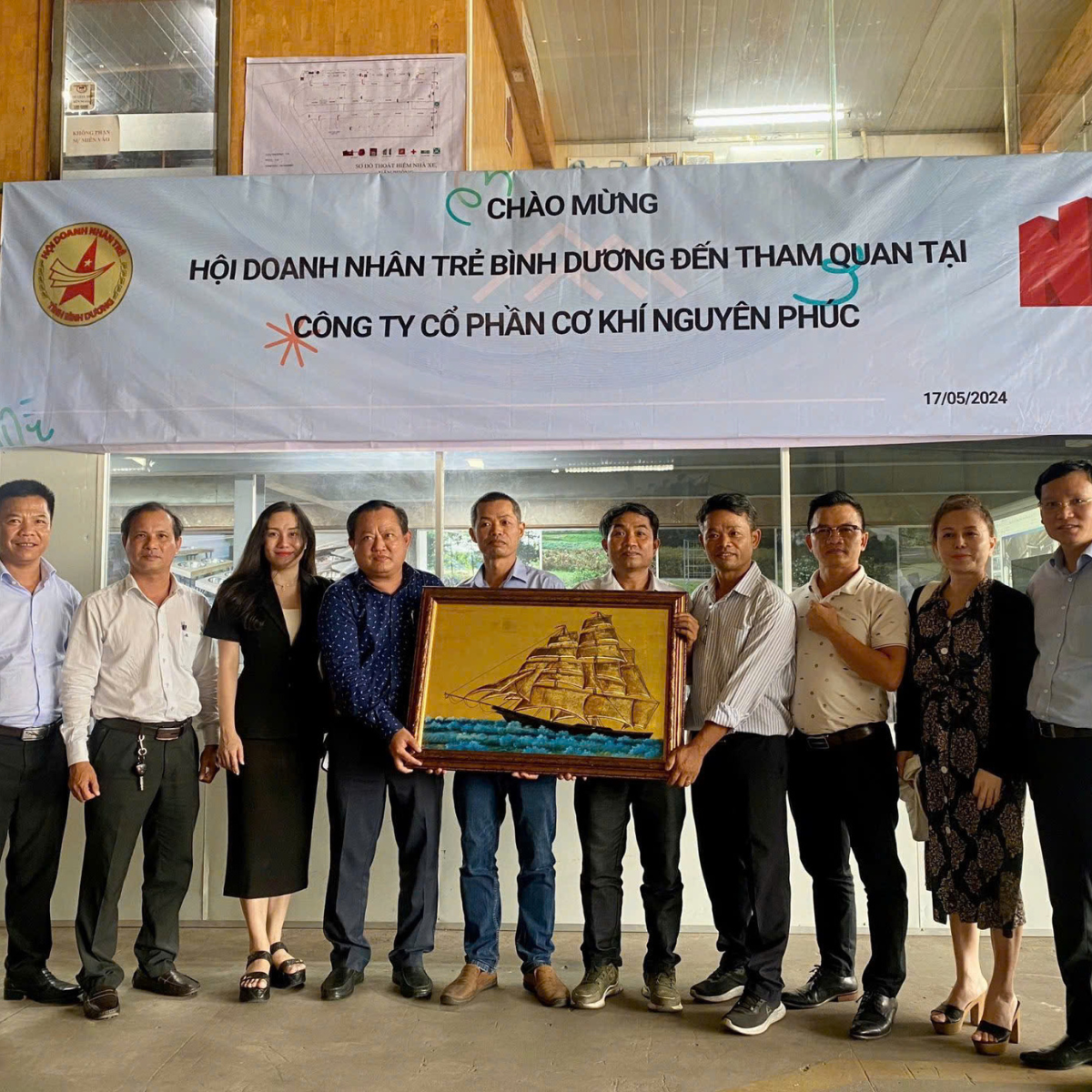 thăm quan nhà máy Nguyên Phúc